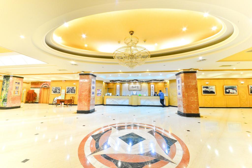 Dongpo Ti Lun Hotel Xinyi Exterior foto