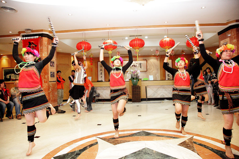 Dongpo Ti Lun Hotel Xinyi Exterior foto